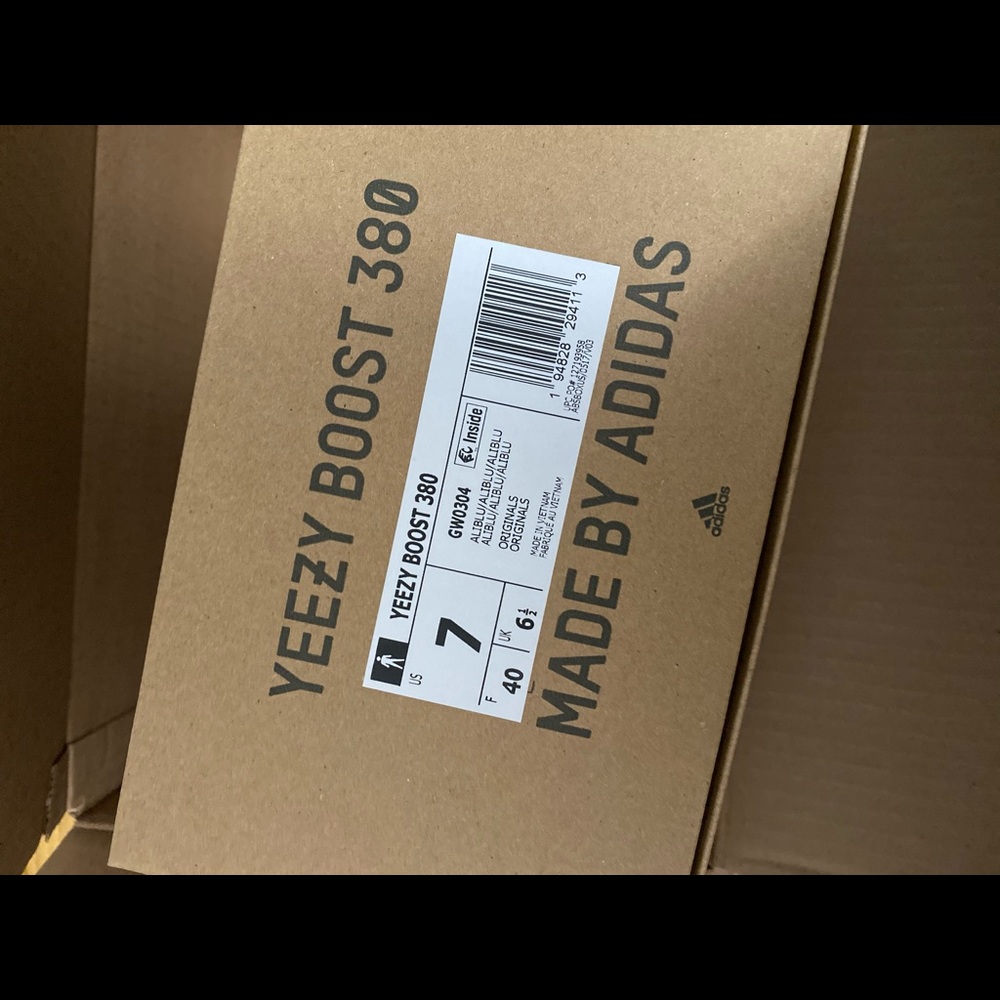 Yeezy Boost 380 - Picture 6 of 8